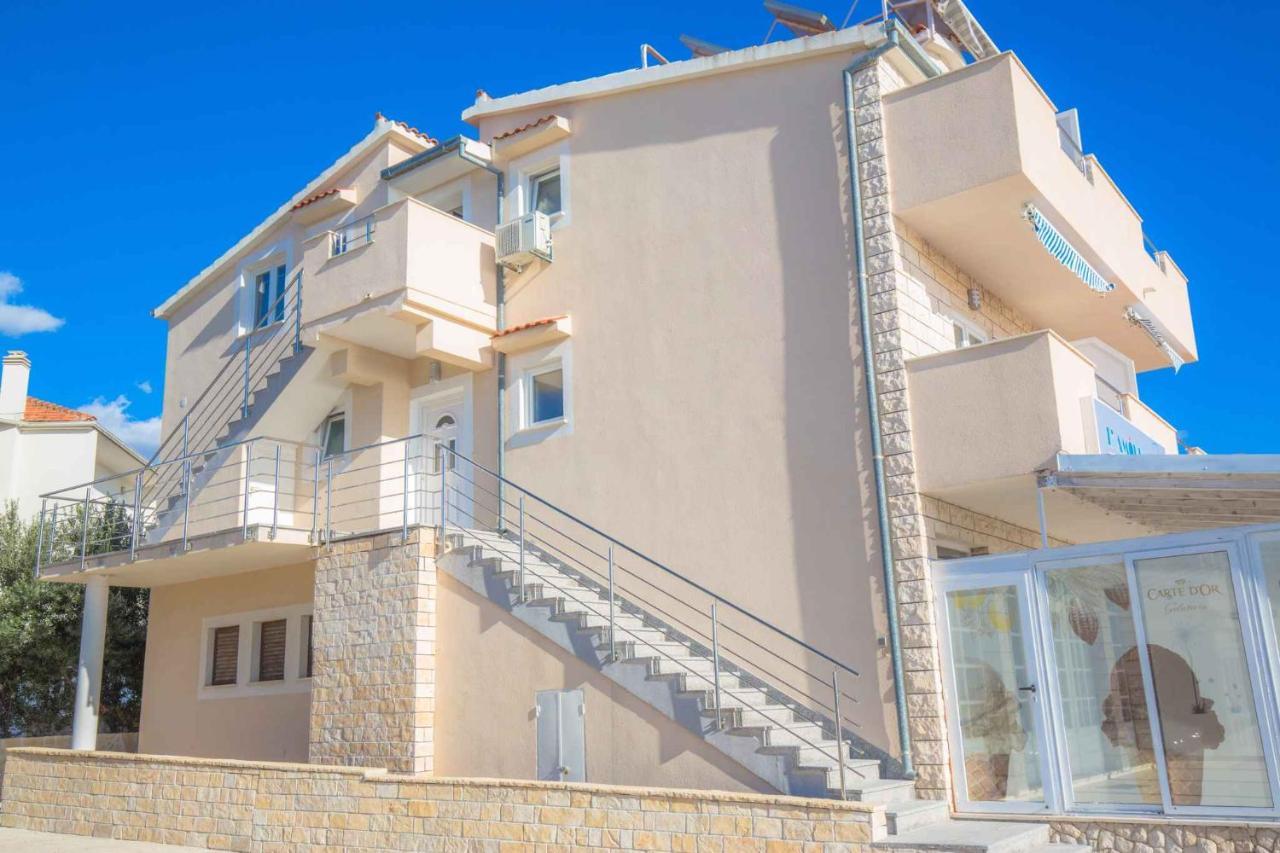 Apartments In Rogoznica 36019 Exterior foto